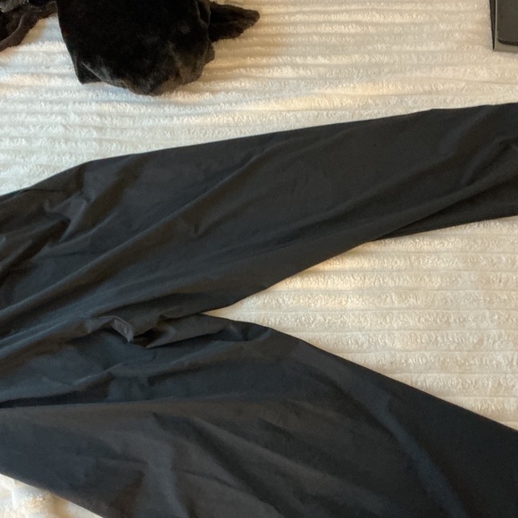 Ultra Stretch AIRism Straight Wide Pants – Size L - Picture 3 of 5